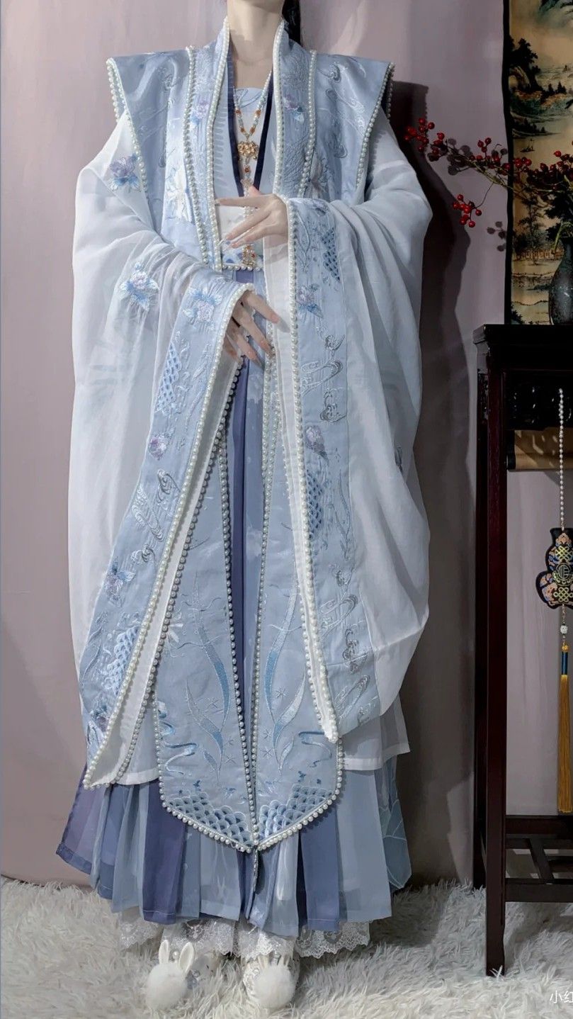 Hanfu Bracelets:A Dominant Display of Traditional Charm