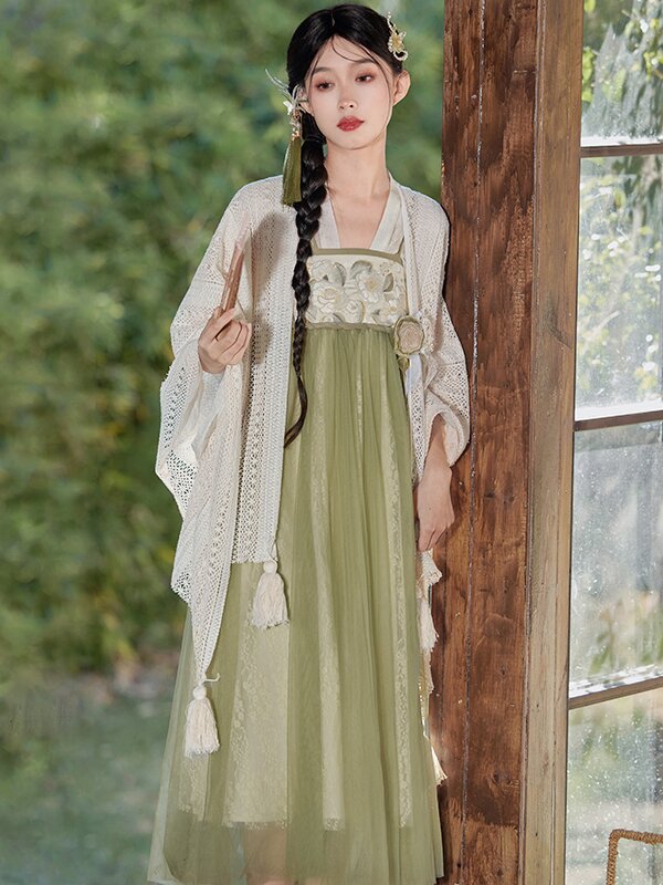 The Intricate Charm of Hanfu Ruqun:The Inner Lining of the Ancient Chinese Skirt The Intricate Charm of Hanfu Ruqun:The Inner Lining of the Ancient Chinese Skirt