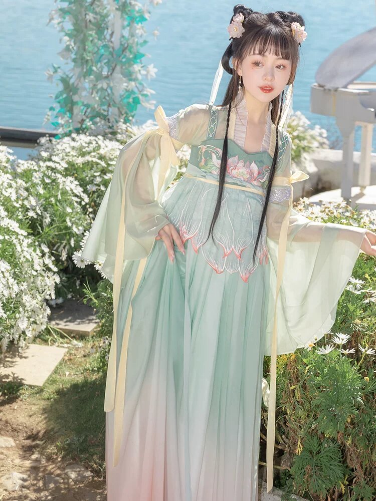 Little Pillow-Shaped Hanfu Shoes for Children:A Cultural Journey