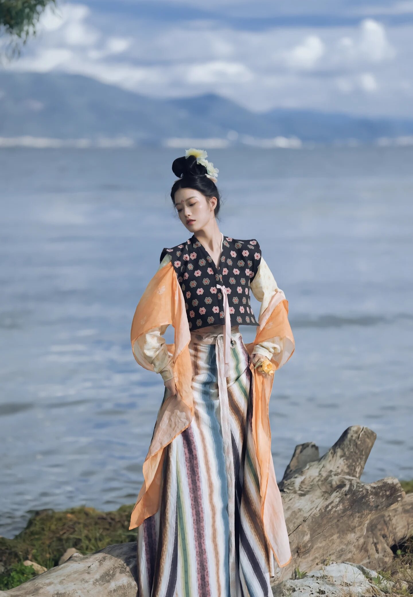 Traditional Beijing Cloth Shoes and Hanfu Shoes:A Glimpse into the Rich Heritage of Old Beijing
