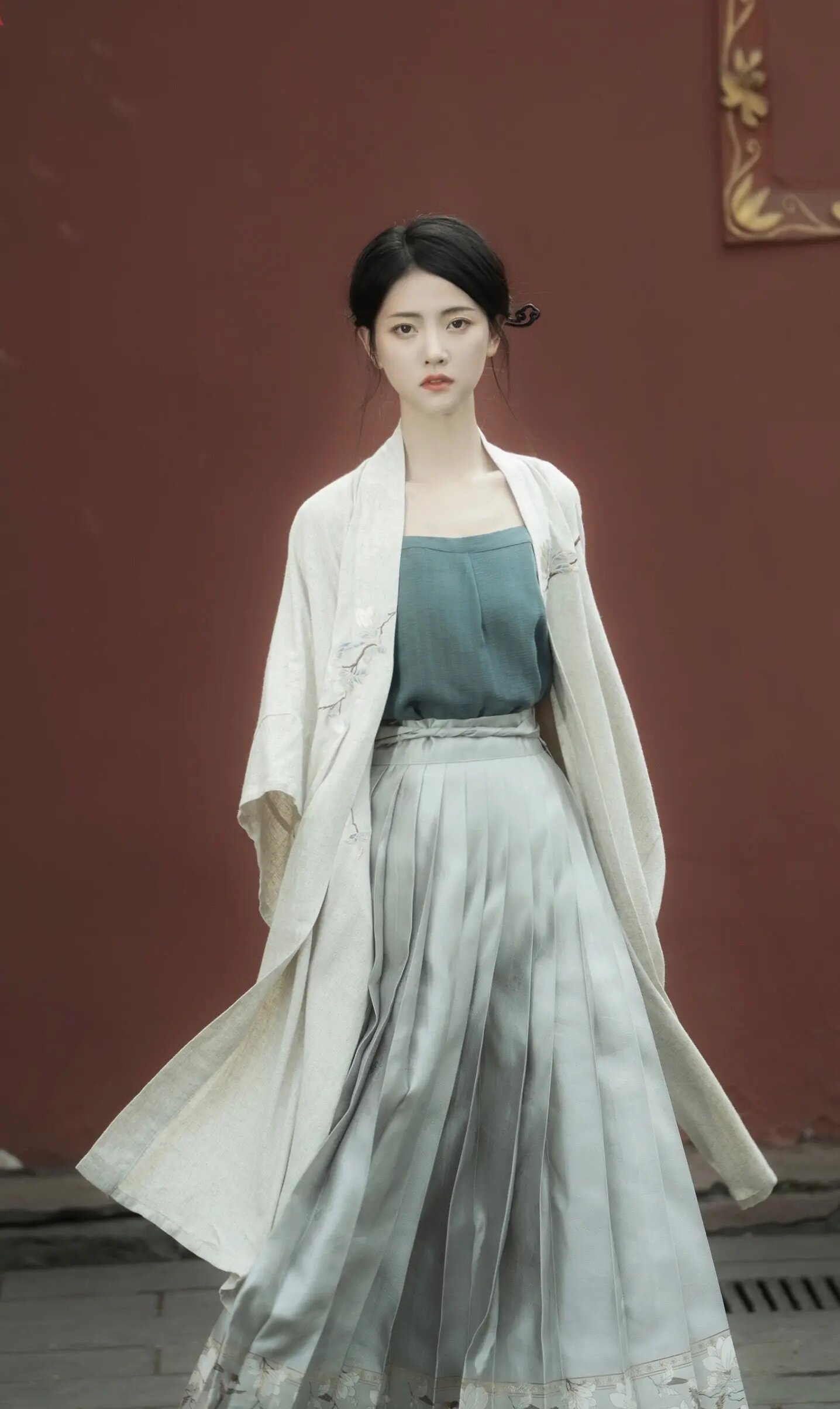 Vintage-Inspired Chinese Girls Cheongsam Fashion:The Revival of Traditional Chinese Style