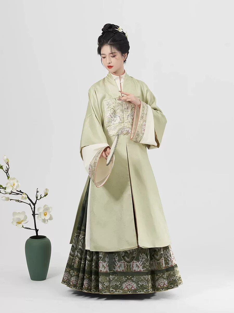 Spa Uniform and Cheongsam:The Blend of Traditional Elegance and Modern Comfort in Workwear