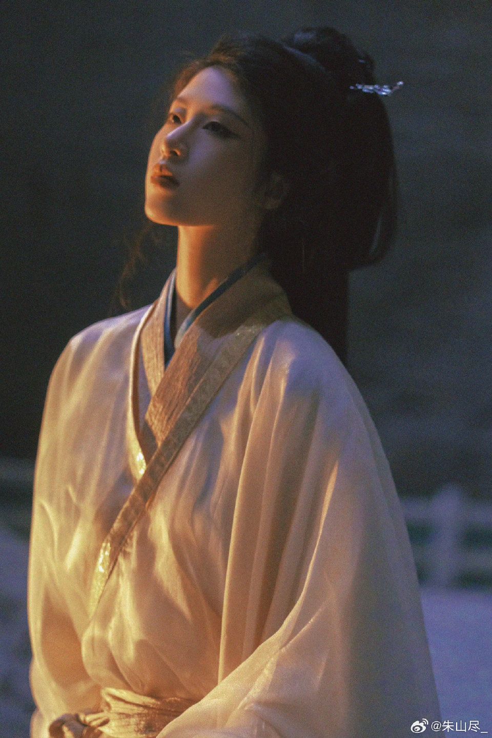 The Ultimate Guide to Traditional Chinese Costumes for Devoted德云 Girls
