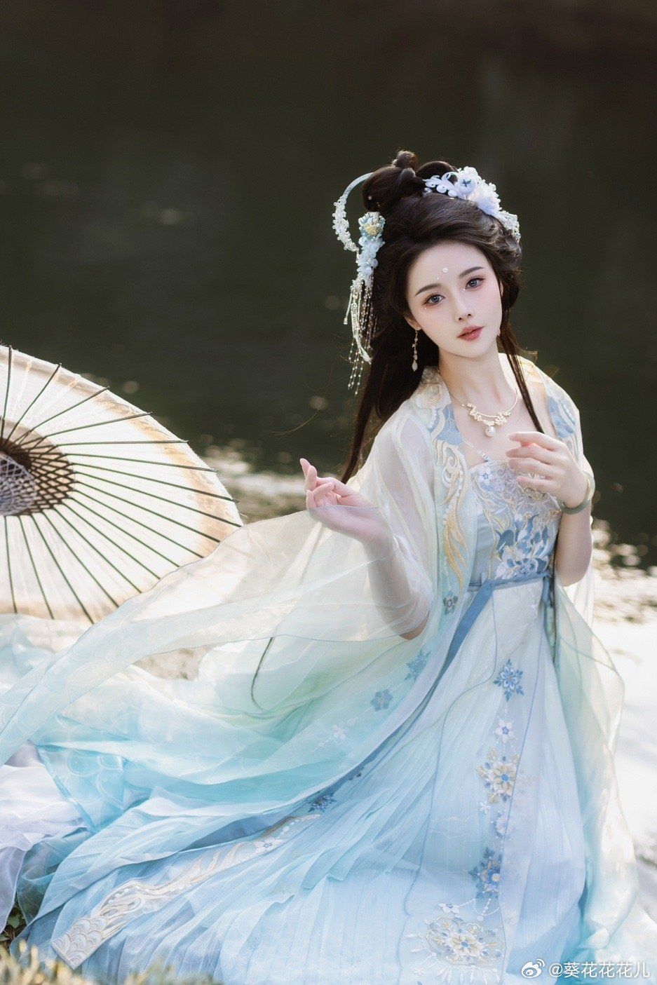 Tall Bride-to-be in Chinese Traditional Qipao for Modern Engagement Ceremony