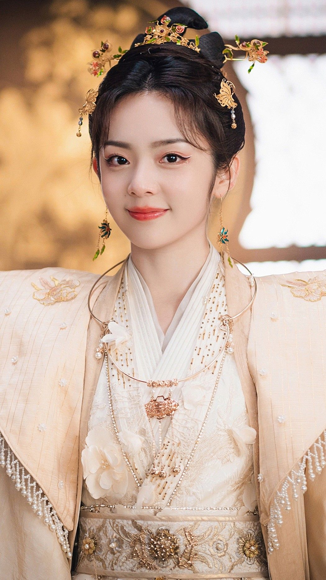 Earrings and the Elegance of Ma Mian裙:A Perfect Pairing