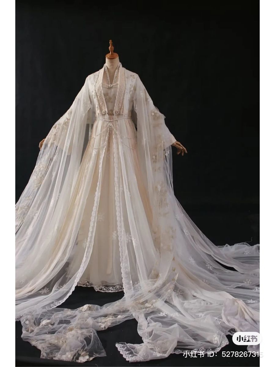 The Tang Suit Snake:Embodying Traditional Chinese Culture in a Mythical Creature