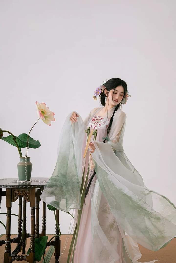 Stylish Plus-Size Cheongsam Redesign for Summer