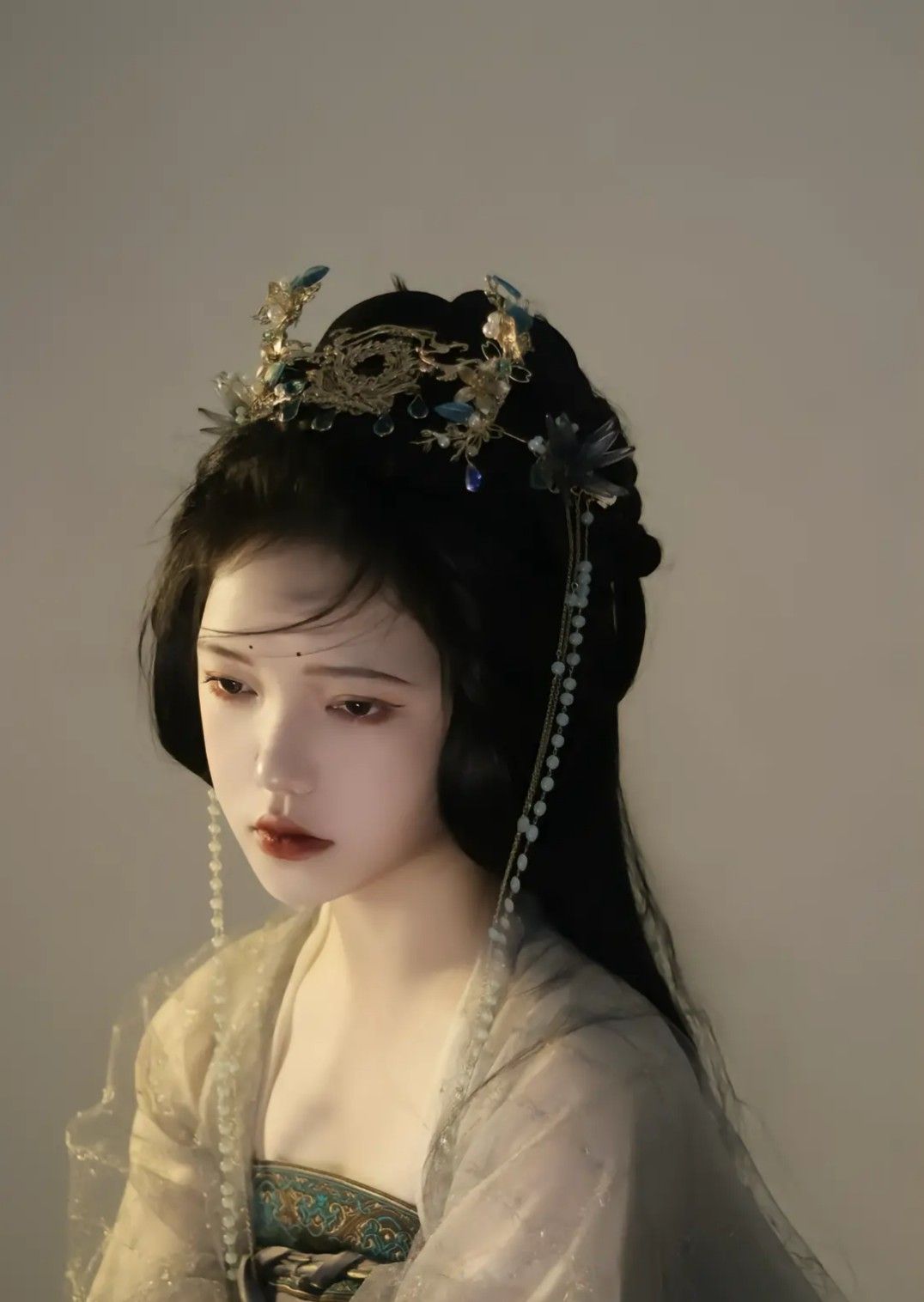 Plus-Size Winter Hanfu Robes for the New Years Celebration:A Guide to Styling for Curvier Figures Plus-Size Winter Hanfu Robes for the New Years Celebration:A Guide to Styling for Curvier Figures
