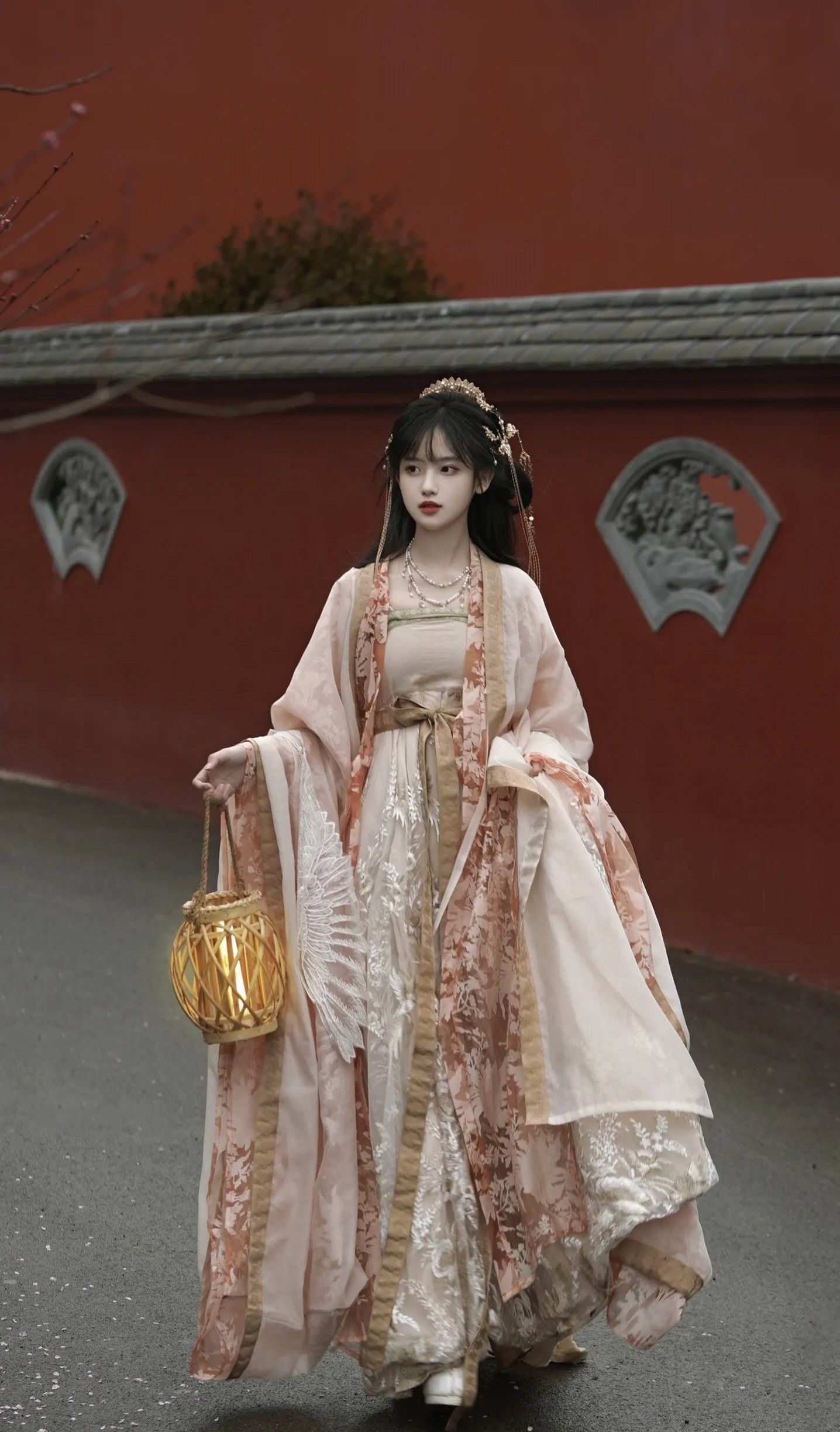 Summer Song-style Hanfu Fashion for Petite Figures:A Guide to Styling and Fitting