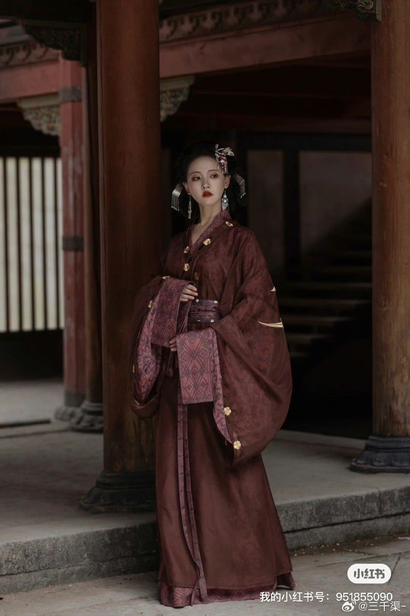 Embracing the Elegance of Cheongsam with a Black Bag Embracing the Elegance of Cheongsam with a Black Bag