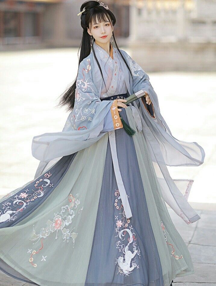 The Enigma of Warmth and Grace in Cheongsam:The Story of Chinese Traditional Beauty The Enigma of Warmth and Grace in Cheongsam:The Story of Chinese Traditional Beauty