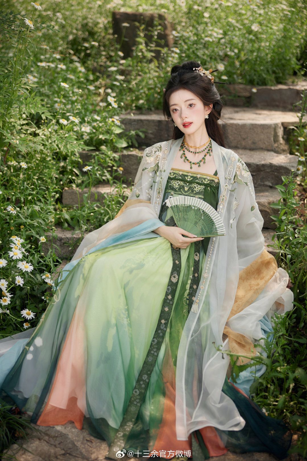 Charming the Nation with Traditional Splendor:The Allure of Hanfu Fashion