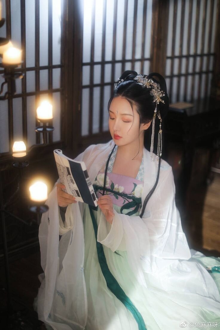 Embracing Age in Style:Traditional Cheongsam Fashion for Women in Their 60s and 70s Embracing Age in Style:Traditional Cheongsam Fashion for Women in Their 60s and 70s