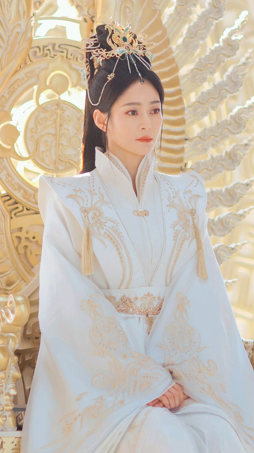 Lifes Float:Original Hanfu Fashion and Its Cultural Journey