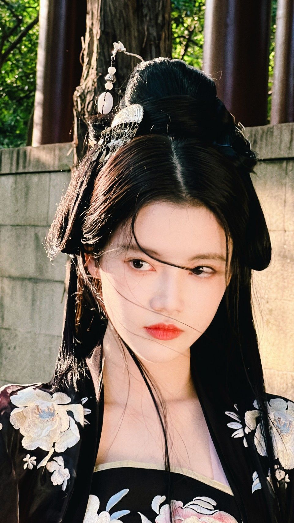 The Evolution of Hanfu Fashion:The Case of Fantu Rabbit