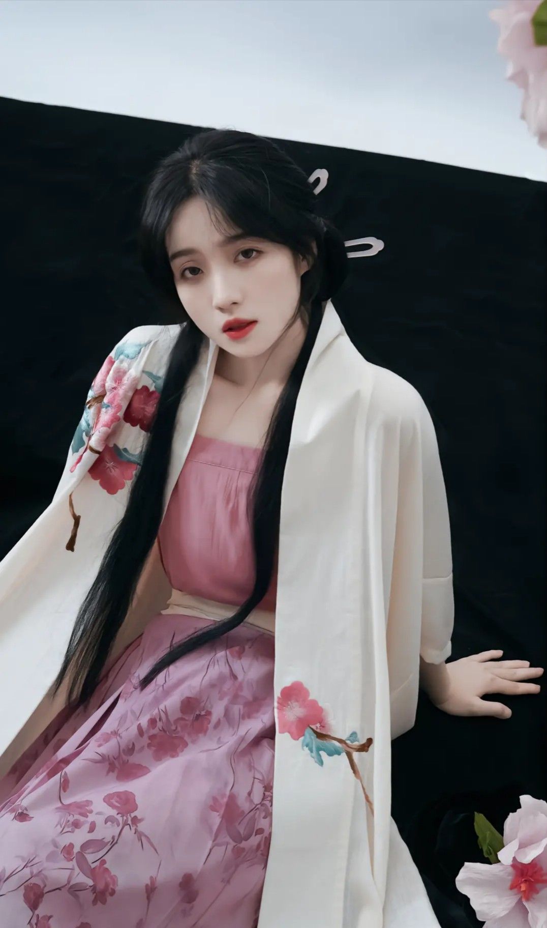 Wine Red Seven-Quarter Length Sleeve Cheongsam:A Blend of Tradition and Modern Elegance