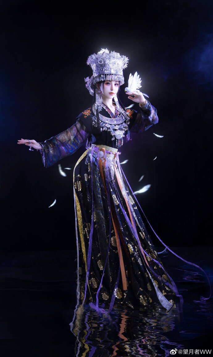 The Elegance of the Horseface Skirt:A Glamor of Traditional Beauty