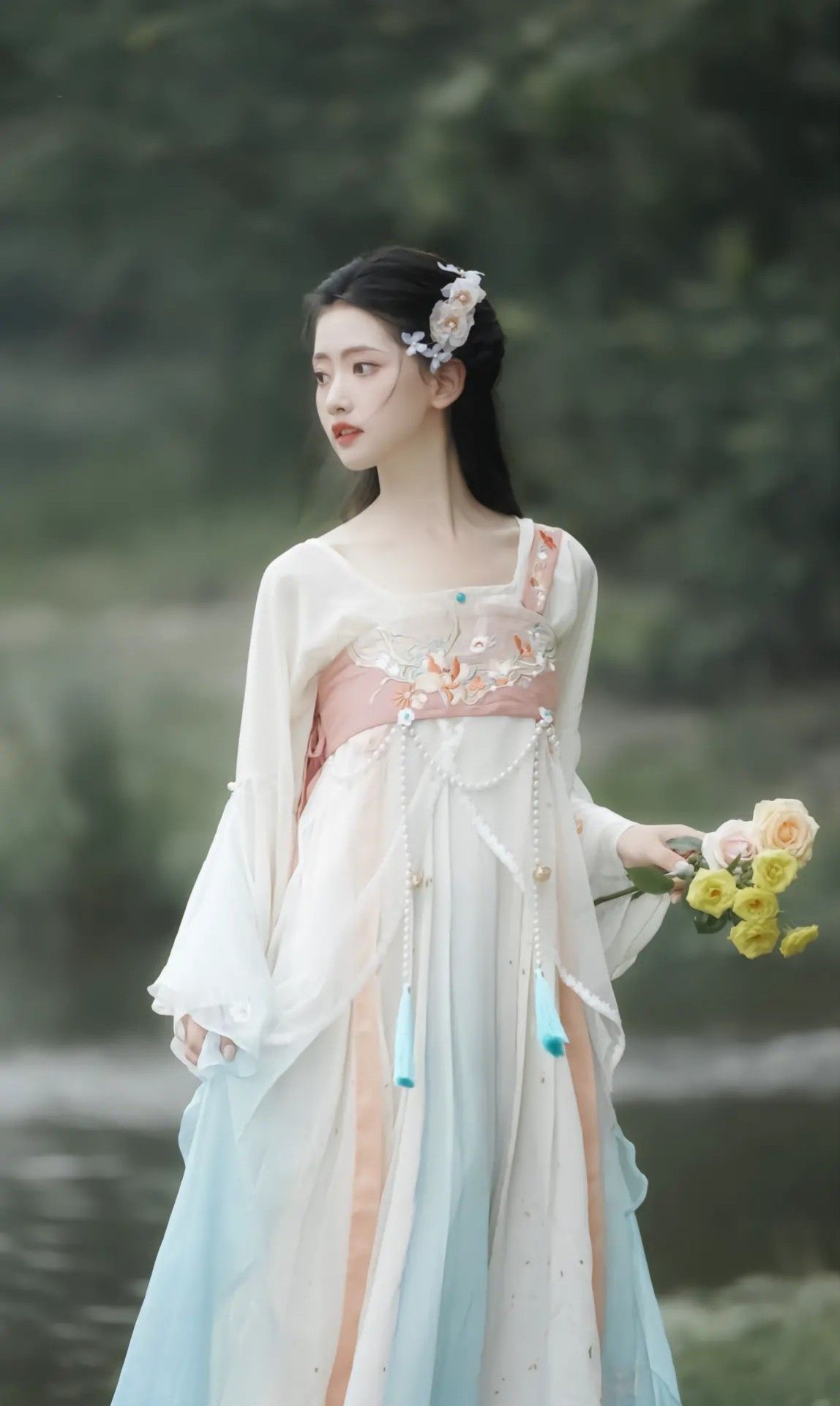 The Plum Blossoms of the Horseface Skirt:A Cultural Journey
