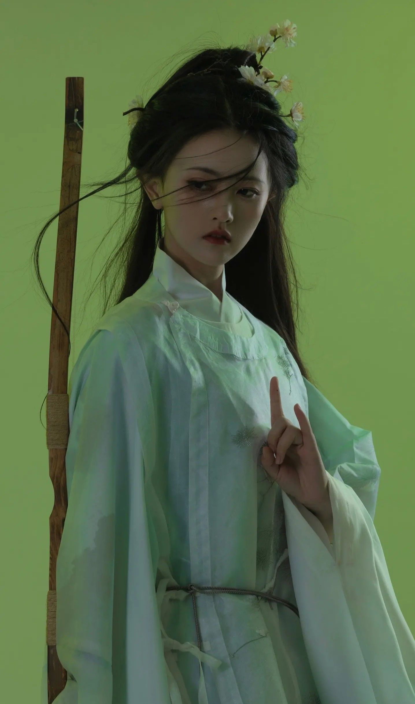 The Splendor of Cheongsam,Cape,and Shawl:A Cultural Journey