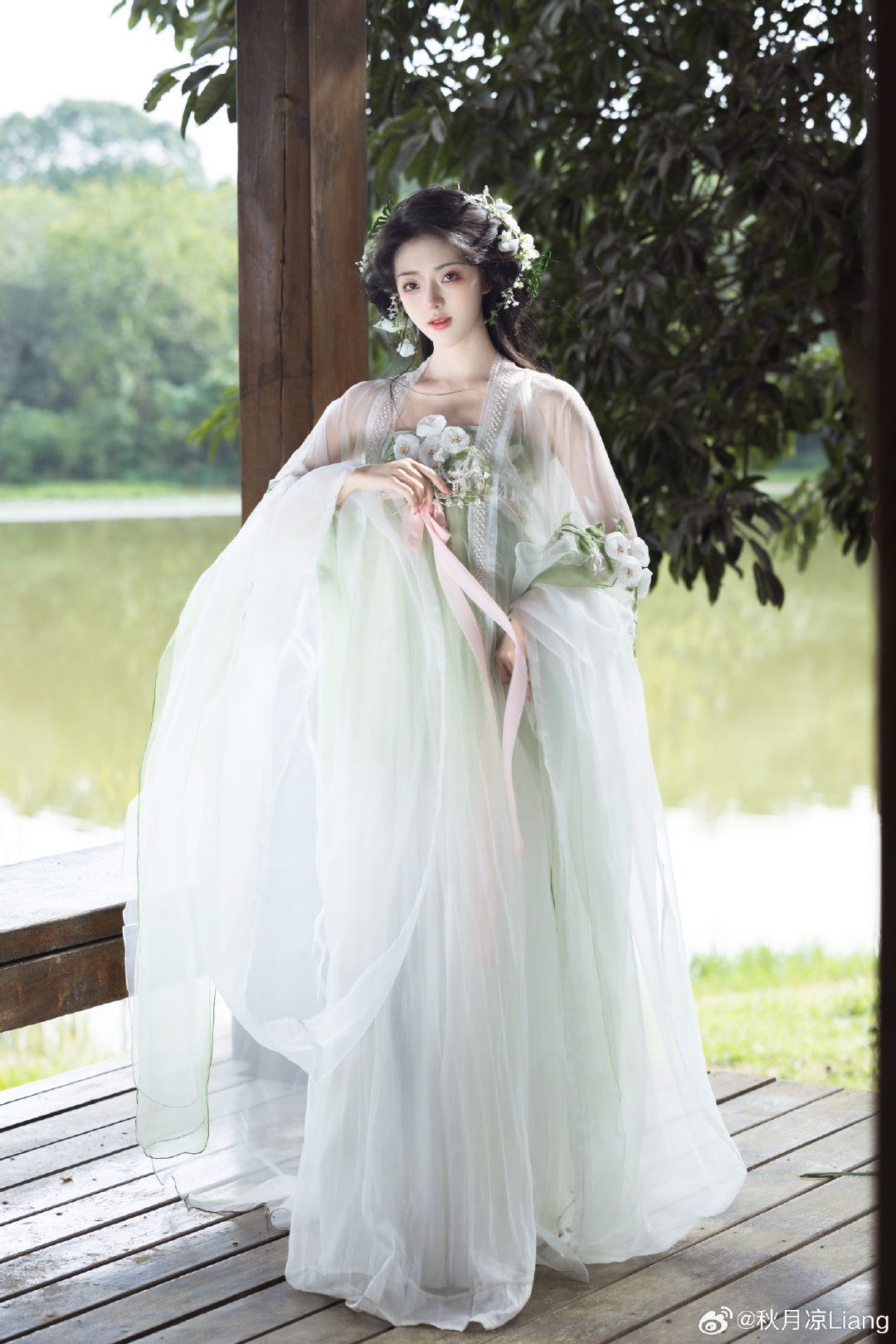 Traditional Chinese-Style Womens Pants with Tang-Inspired Fashion