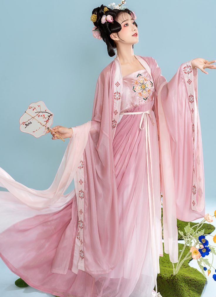 The Charm of Lotus-Leaf Sleeve Cheongsam:A Cultural Icon of Chinese Fashion