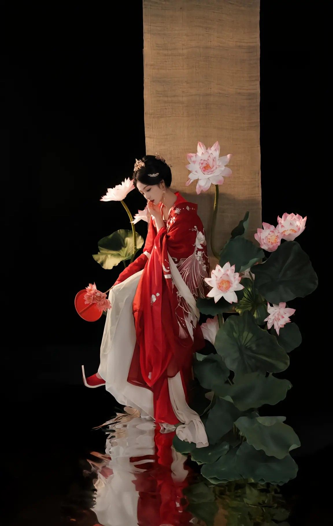 The Enchantment of Traditional Chinese Womens Belt in Hanfu Costumes