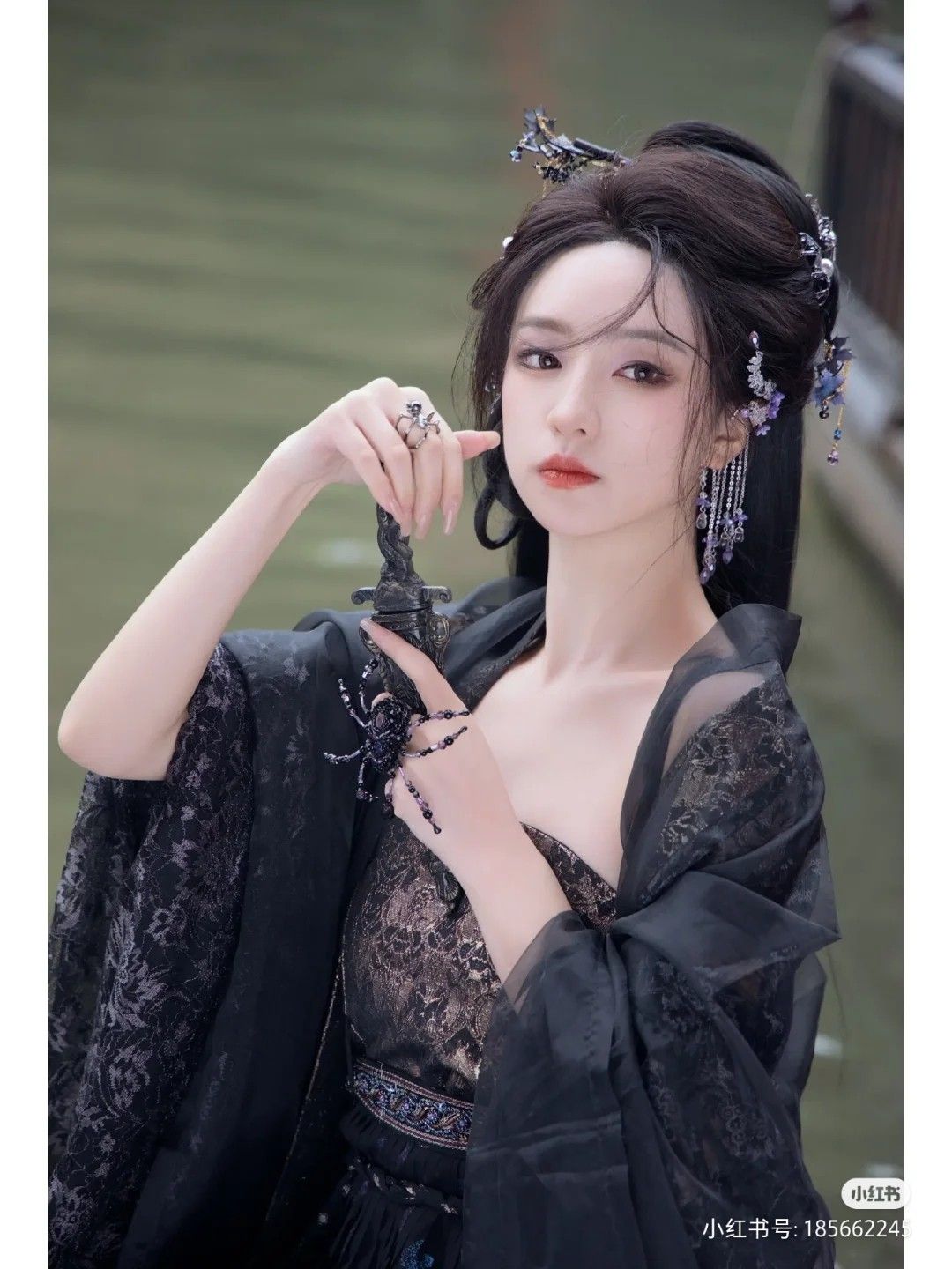 The Splendor of Hanfu in a Girls Life in Jiangnan:A Tale of Traditional Elegance