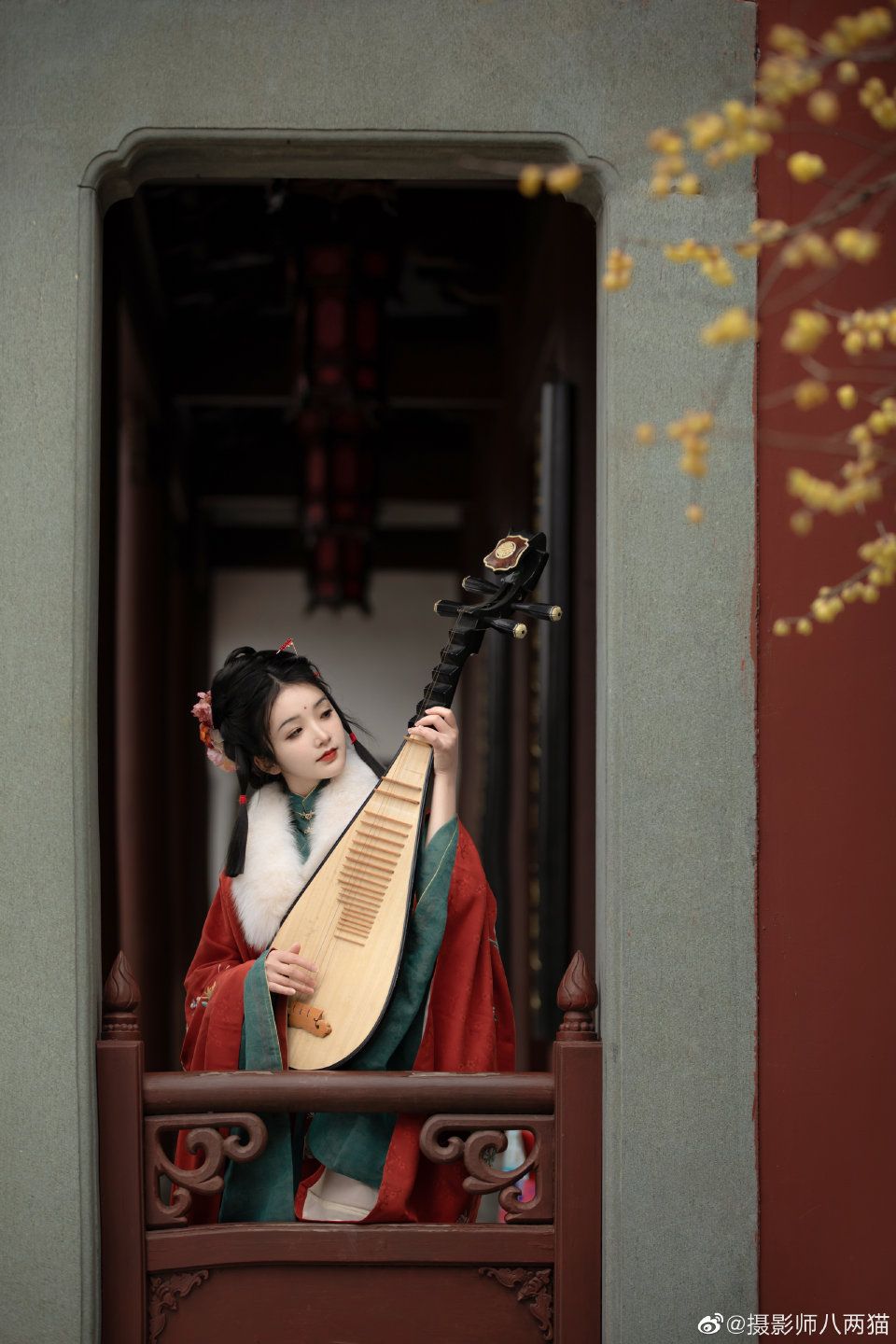 Elegant and Timeless:The Beauty of Hanfu Ancient Style in Adult Women