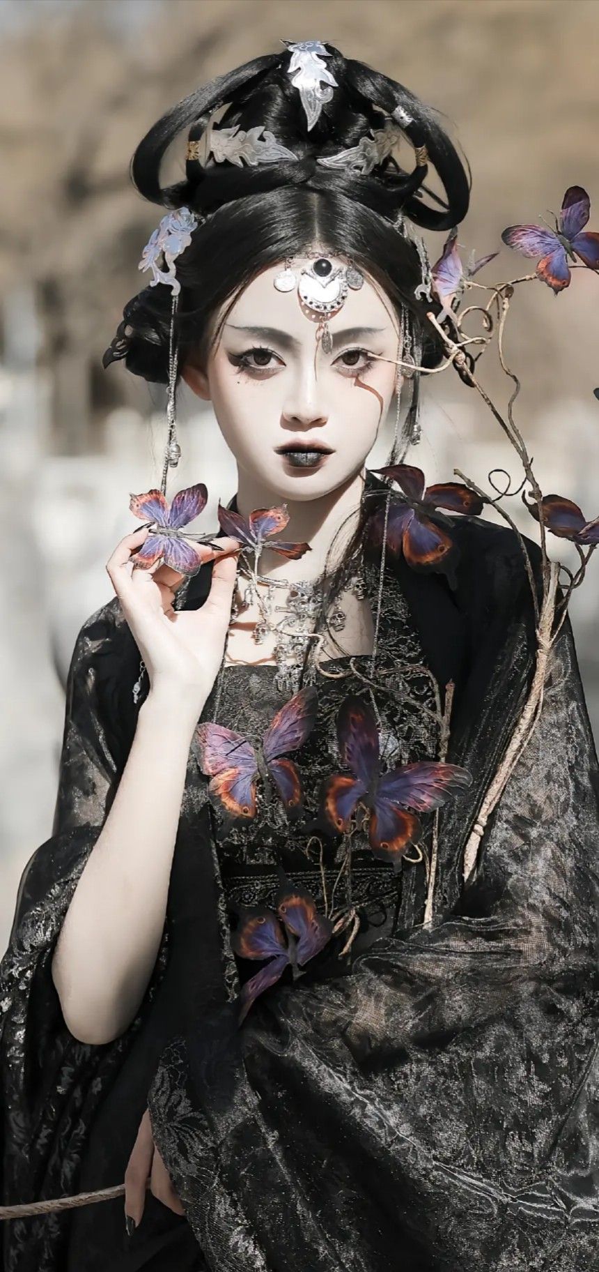 Embracing a Modern Youthful Cheongsam:The Renovated Style for Teen Girls
