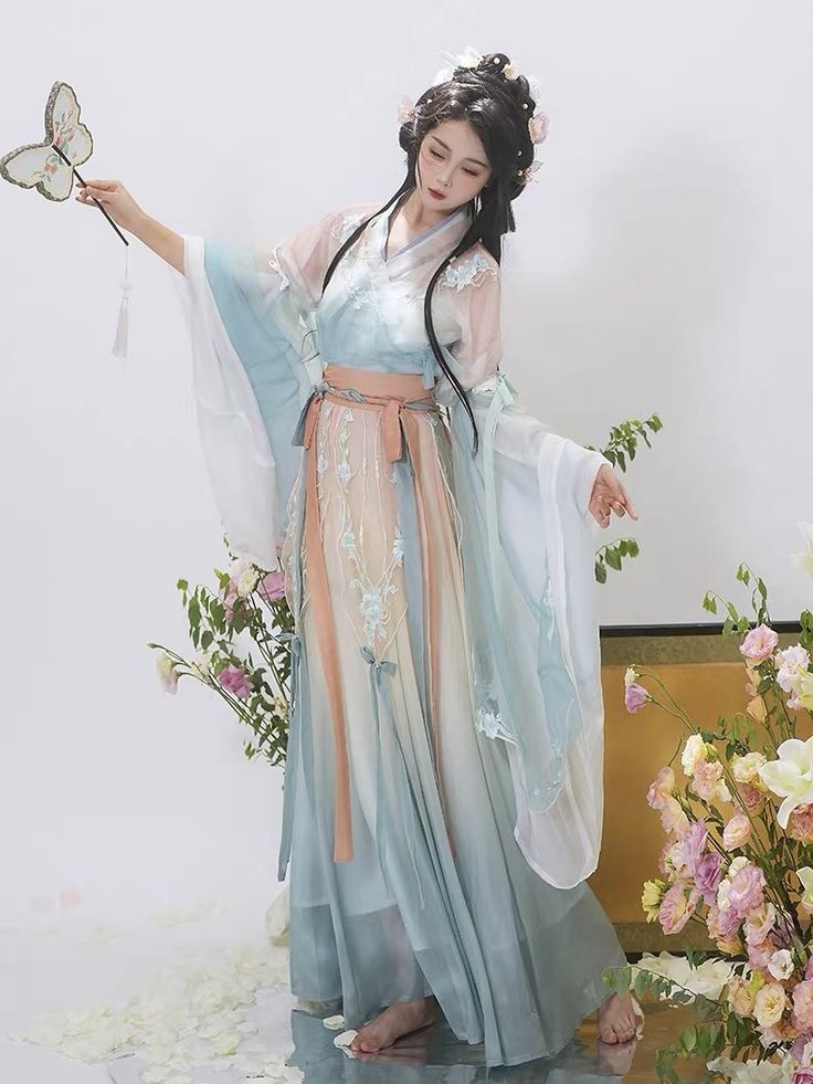 Elegance in Ancient Style:The Allure of Xiaoyaos Changxiangsi Hanfu