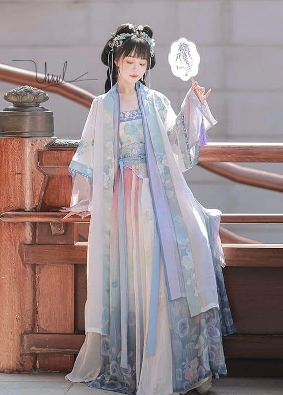 Winter Fashion:The Perfect Shoes for Qipao in Cold Weather