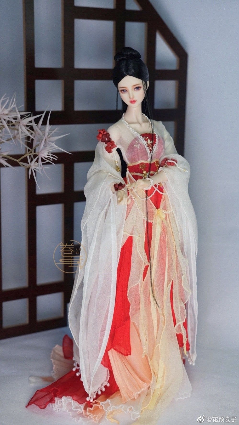 Embracing the New-Age Chinese Stylishness:Qipao for Modern Girls