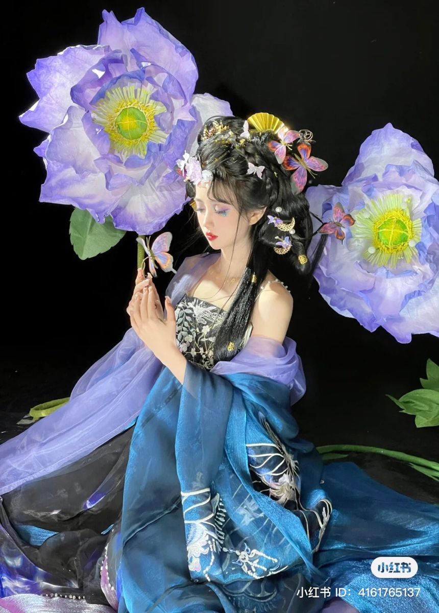 Embracing the Charm of Mini-Height Cheongsam Skirts