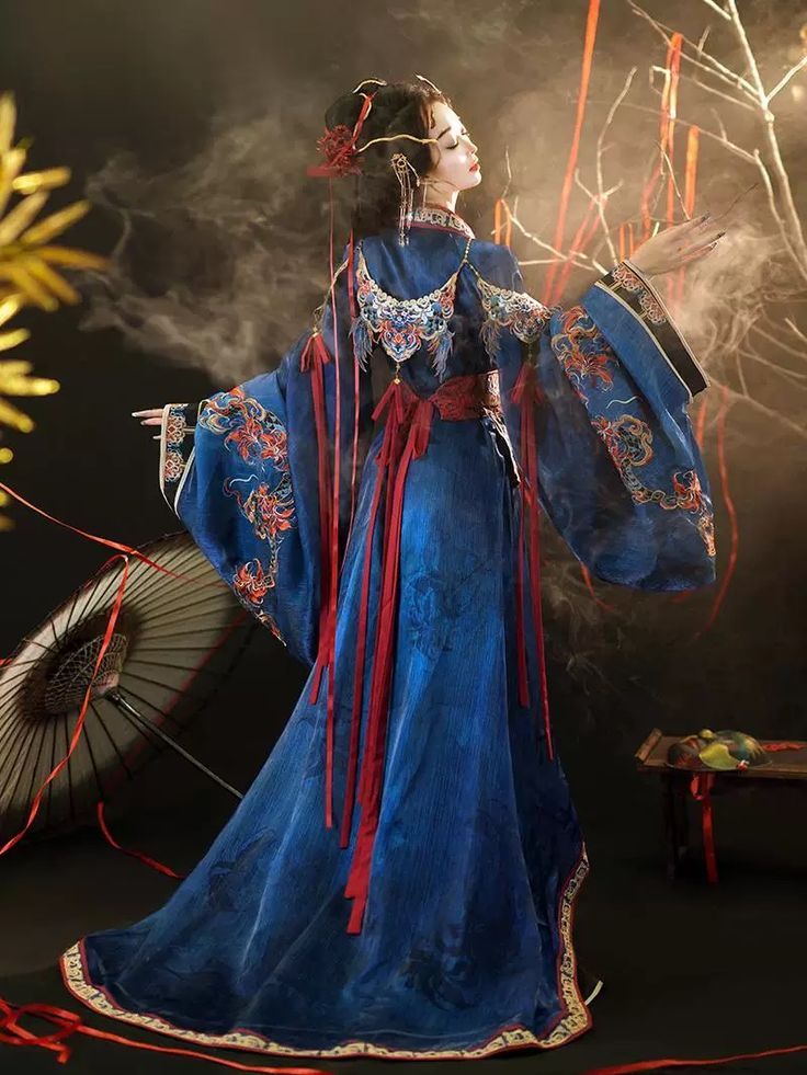 Hangzhous Elite Silk Reimagined Cheongsam Dress for Modern Women