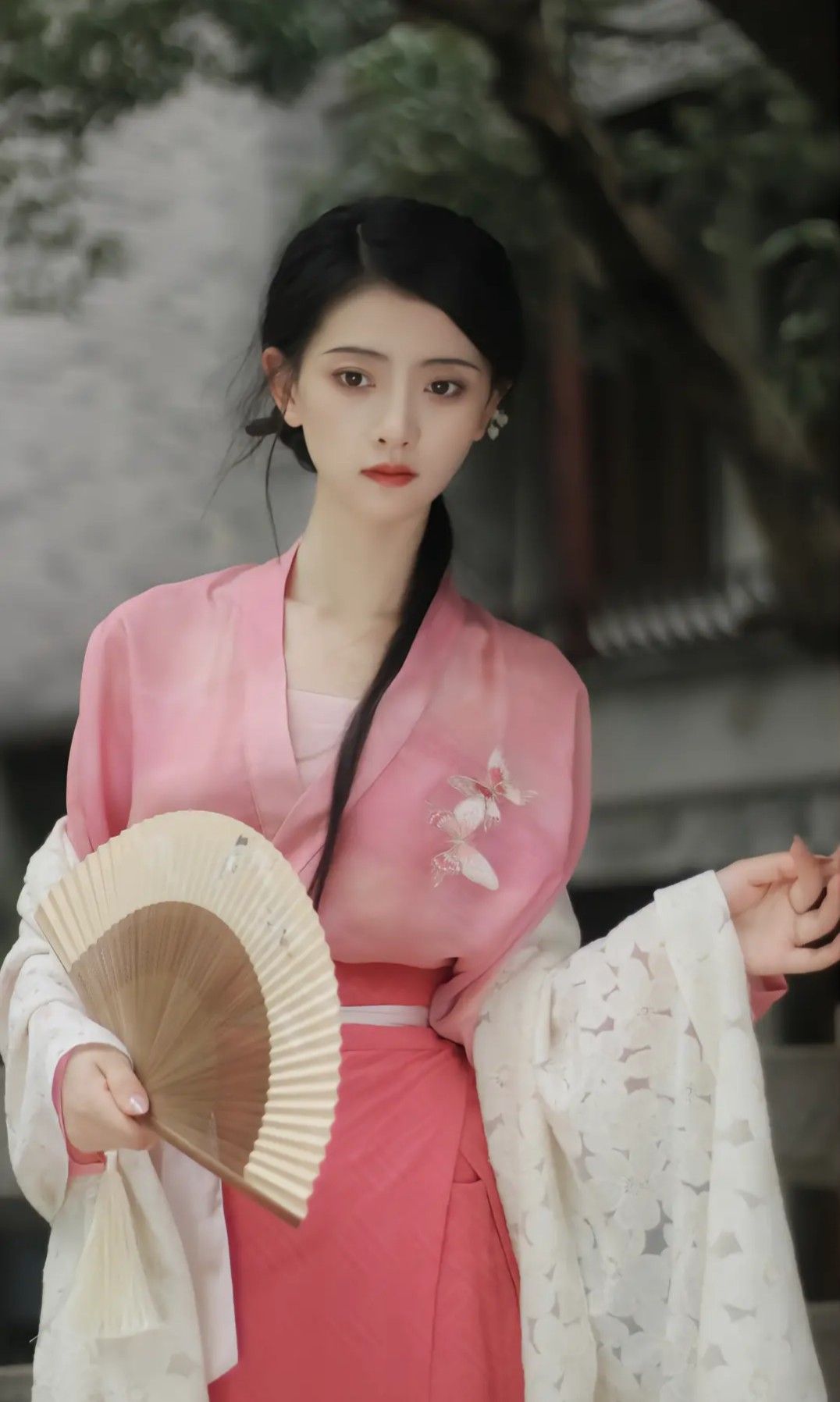 The Evolution of Hair Ornamentation in Traditional Hanfu Fashion:A Focus on Zans Hairpins)