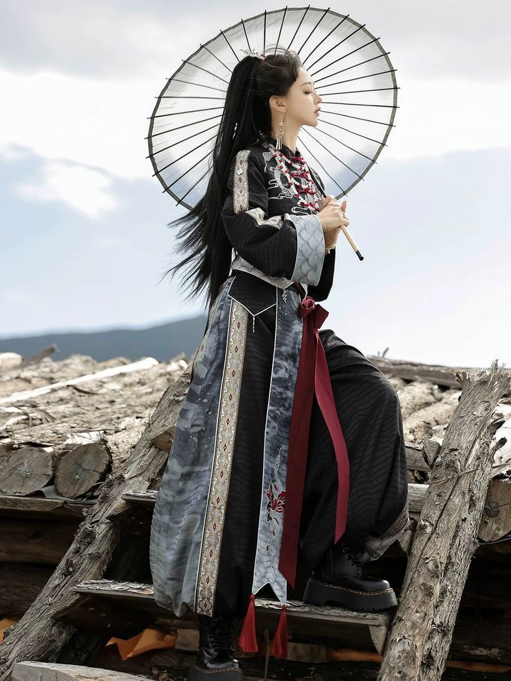 The Revival of the Hooded Hanfu in Summer:A Blend of Traditional Elegance and Modern Comfort