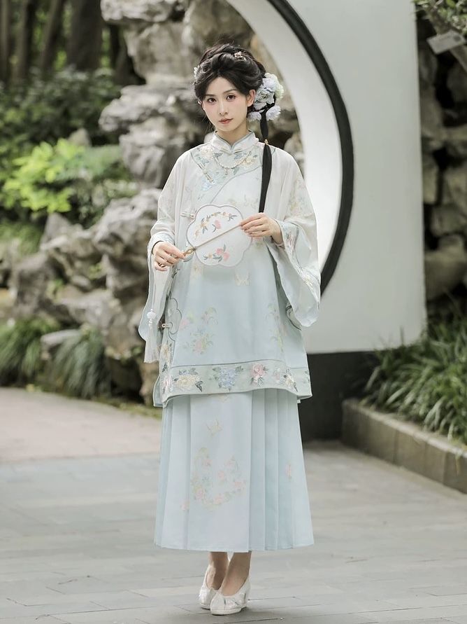 Childrens Hanfu Underwear:The Charm of Traditional Chinese Dress in the Form of a Cheongsam Skirt