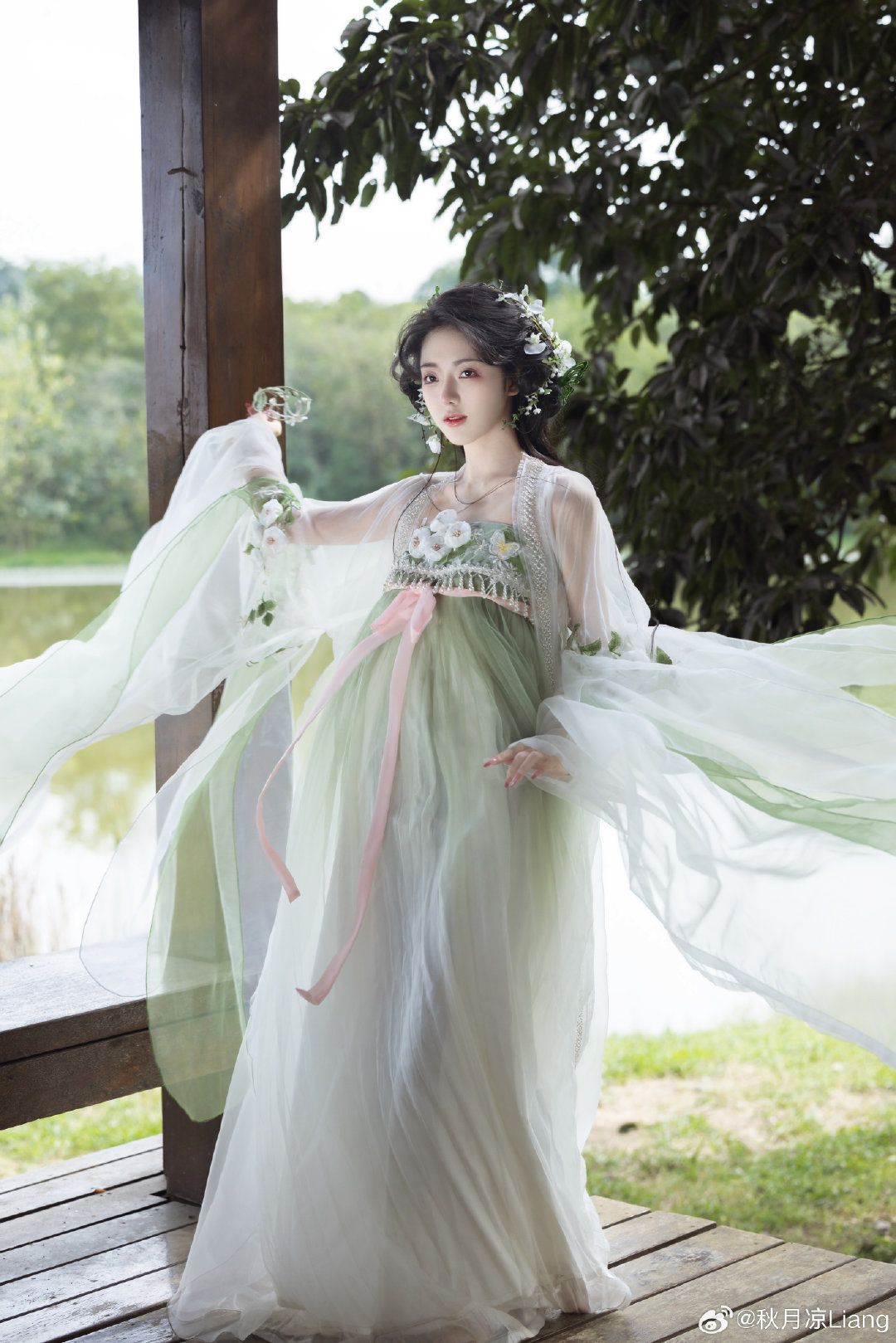 Embracing Traditional Elegance:The Charm of Black Qipao Skirt Embracing Traditional Elegance:The Charm of Black Qipao Skirt