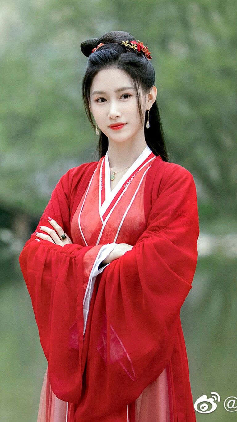 Costumed as a Hanfu Girl:A Role-Playing Experience for Children in Ancient Chinese Attire