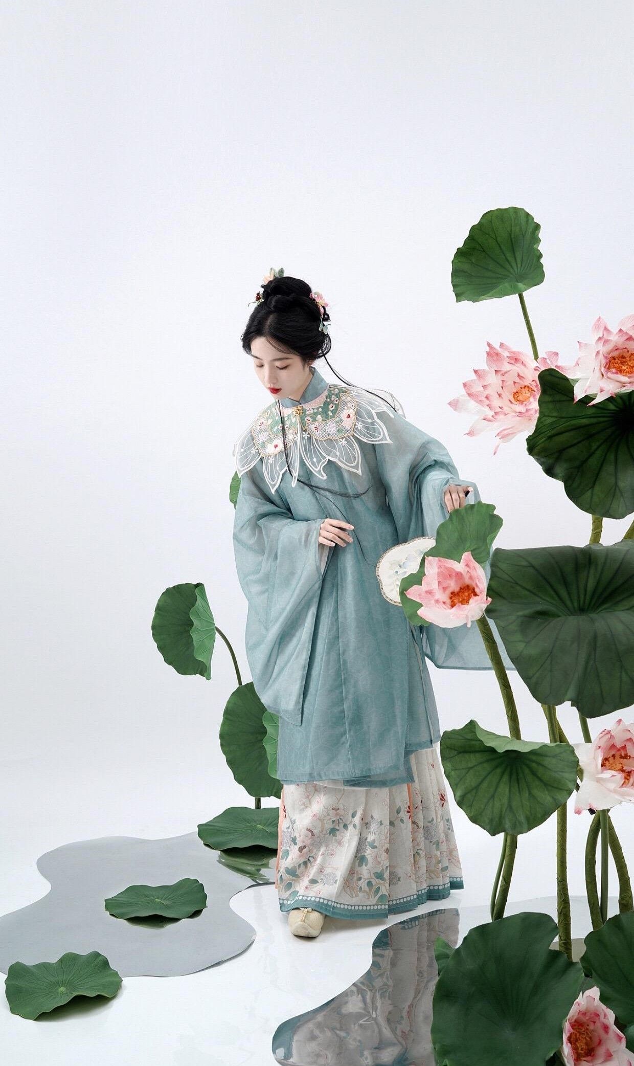 Vintage-Inspired Cheongsam Blouse:A Blend of Traditional Elegance and Modern Charm
