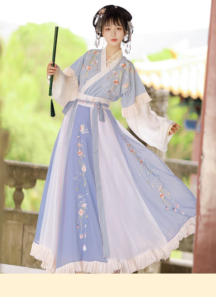 Elegance of the Starry Purple Hanfu:A Journey Through Traditional Chinese Beauty