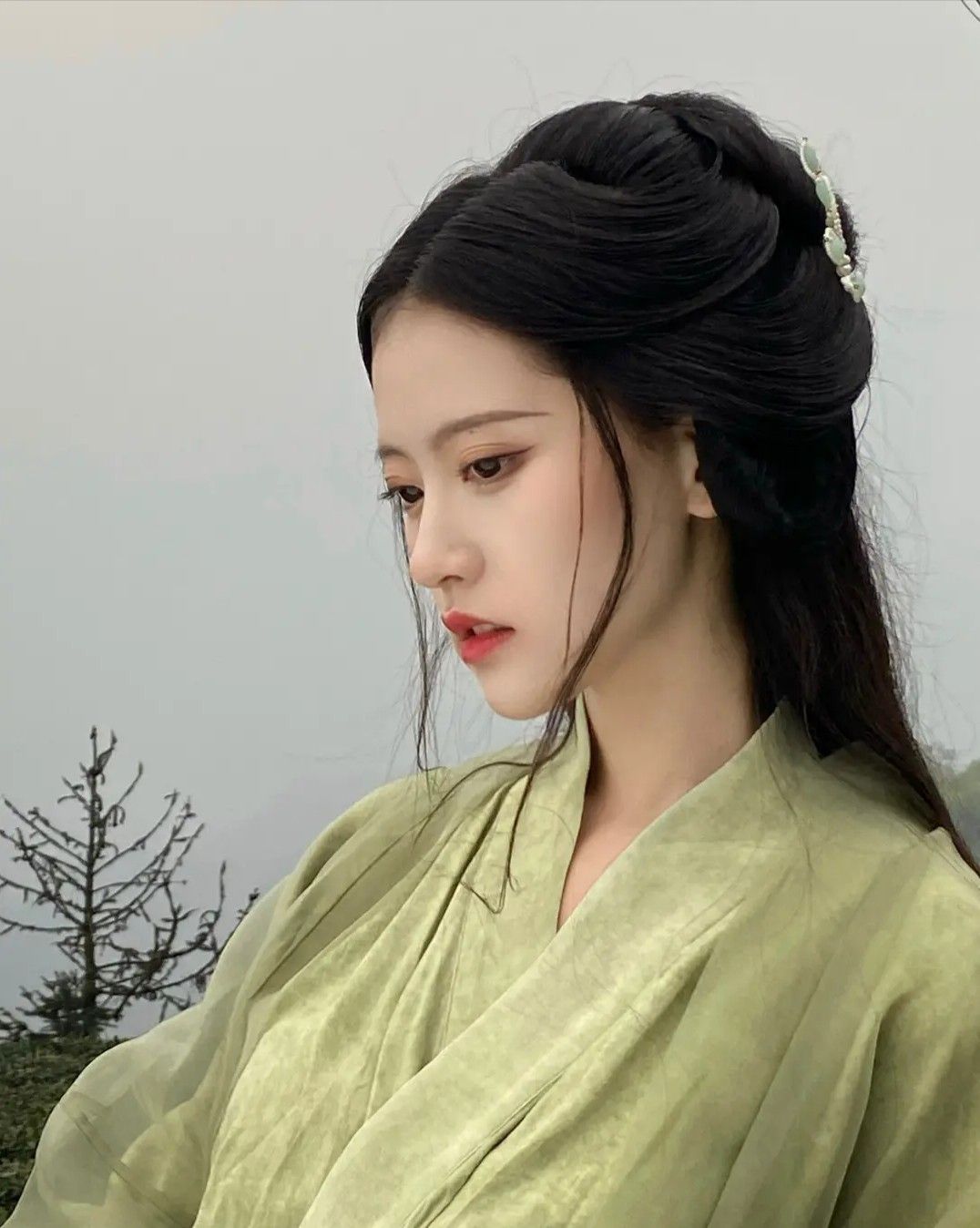 Silver Age x Traditional Hanfu:A Union of Fashion and Heritage