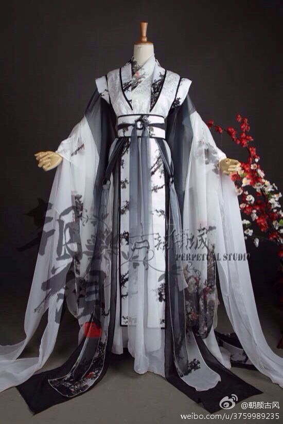 The Rise of Hanfu High Heels:Exploring the Fusion of Traditional Elegance and Modern Glamour