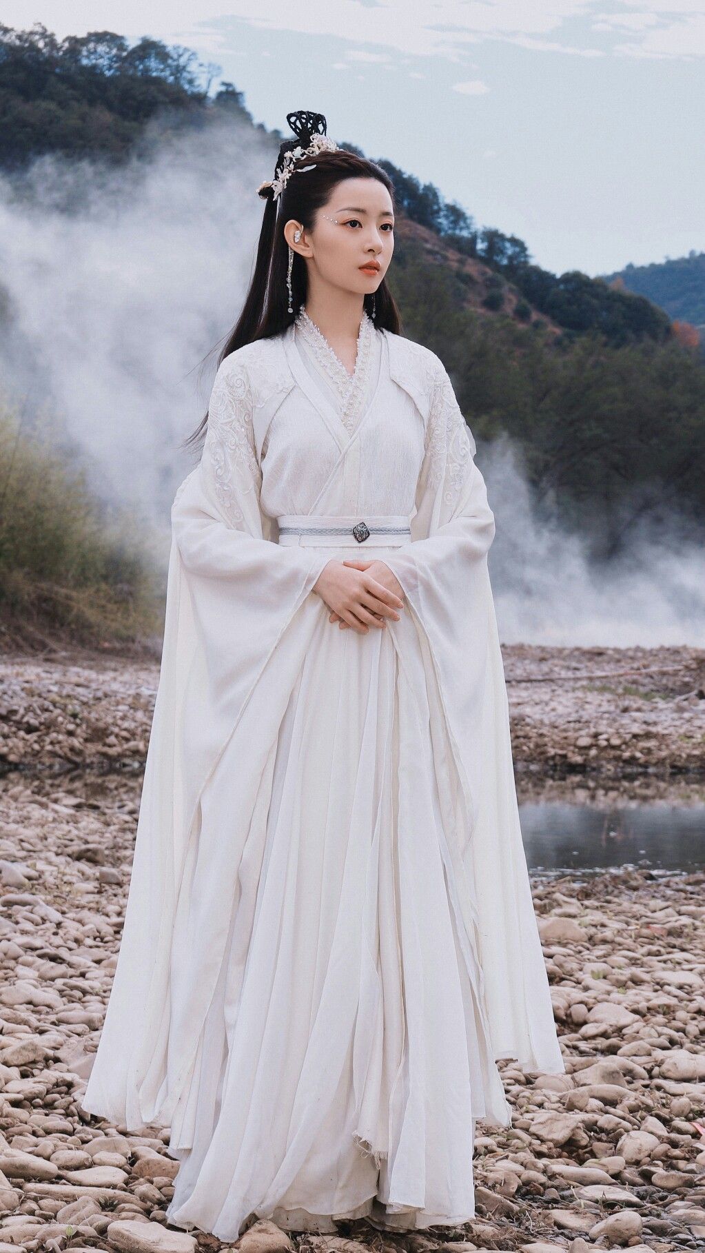 Maternal-Offspring Harmony in Traditional Chinese Fashion:Autumn and Winter Hanfu Fashion Trends