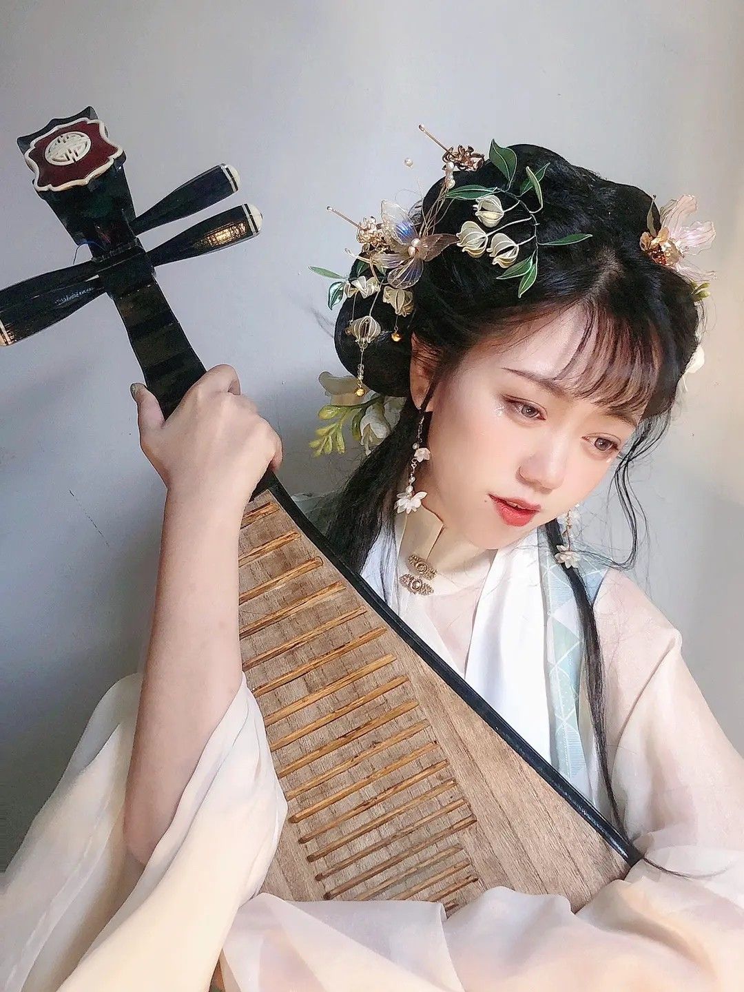 Embracing Youth in a Cheongsam:The Revival of a 40-Year-Old Fashion Icon