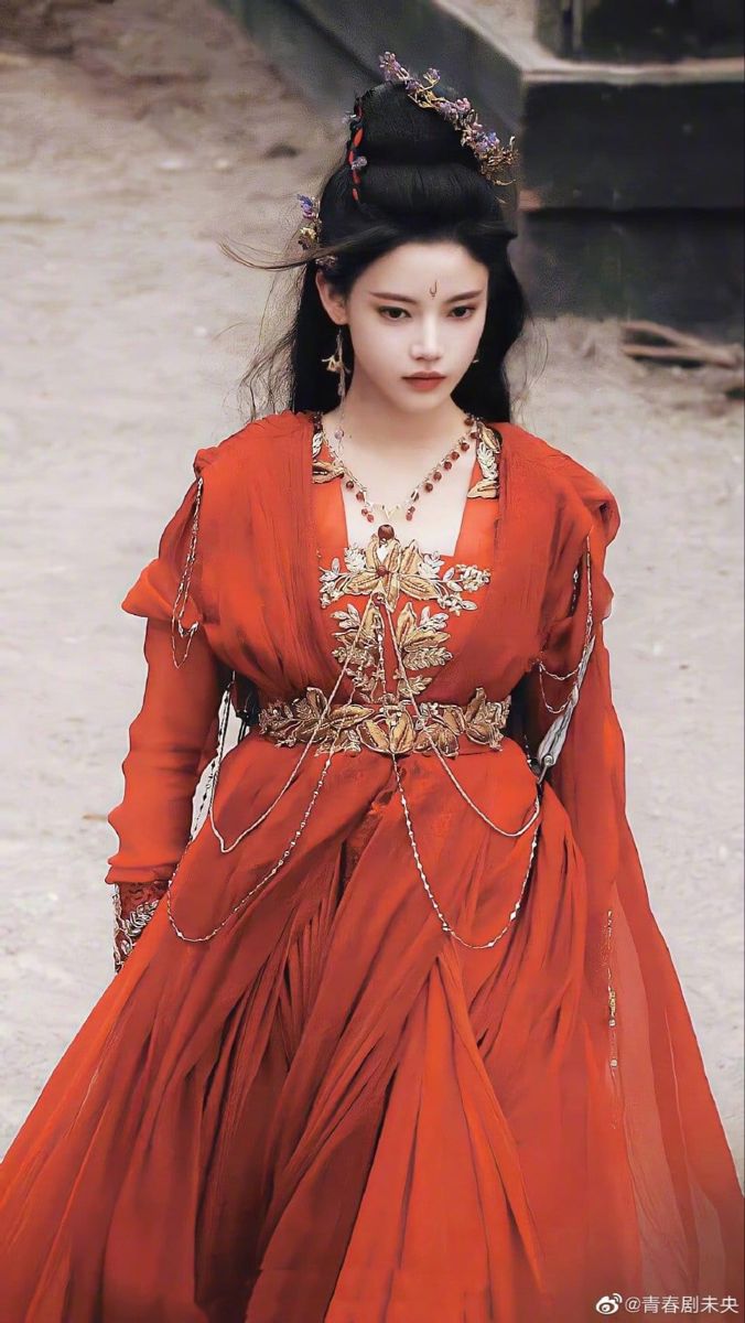 Spring and Autumn Cheongsam Blouses:A Blend of Tradition and Modernity