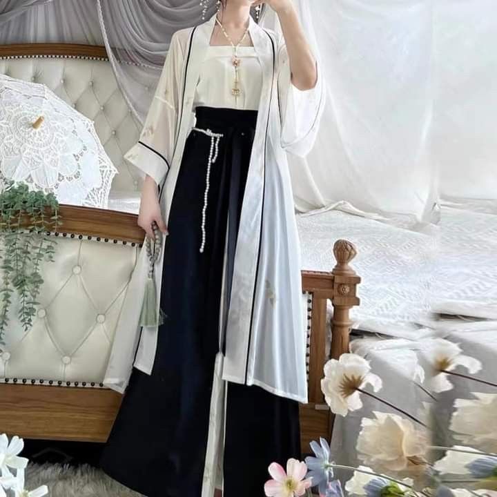 Winter Warm-up:Girls Hanfu with Thickened Down Jacket for Snowy Days Winter Warm-up:Girls Hanfu with Thickened Down Jacket for Snowy Days