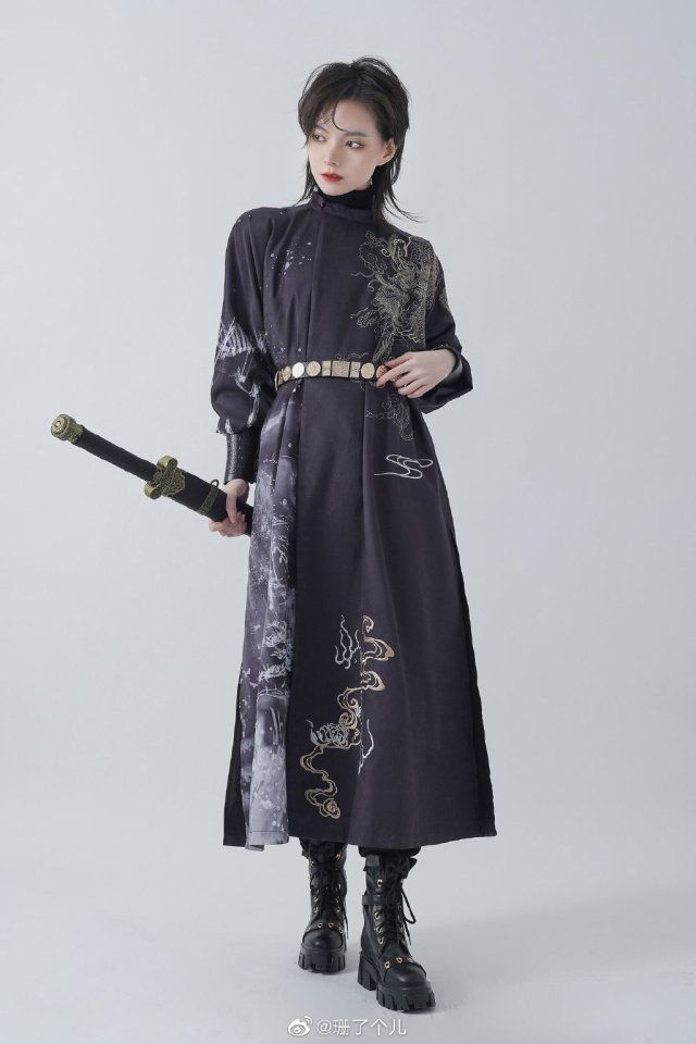The Allure of Un-Waisted Cheongsam:A Closer Look at Its Design and Cultural Significance