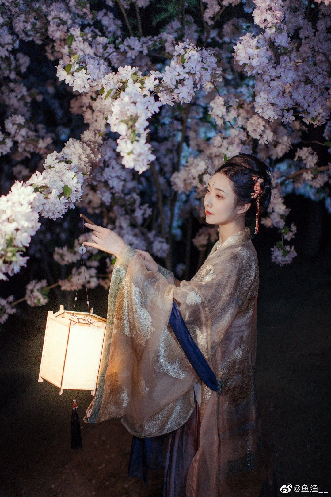 魏晋汉服 彼岸花 魏晋汉服 彼岸花
