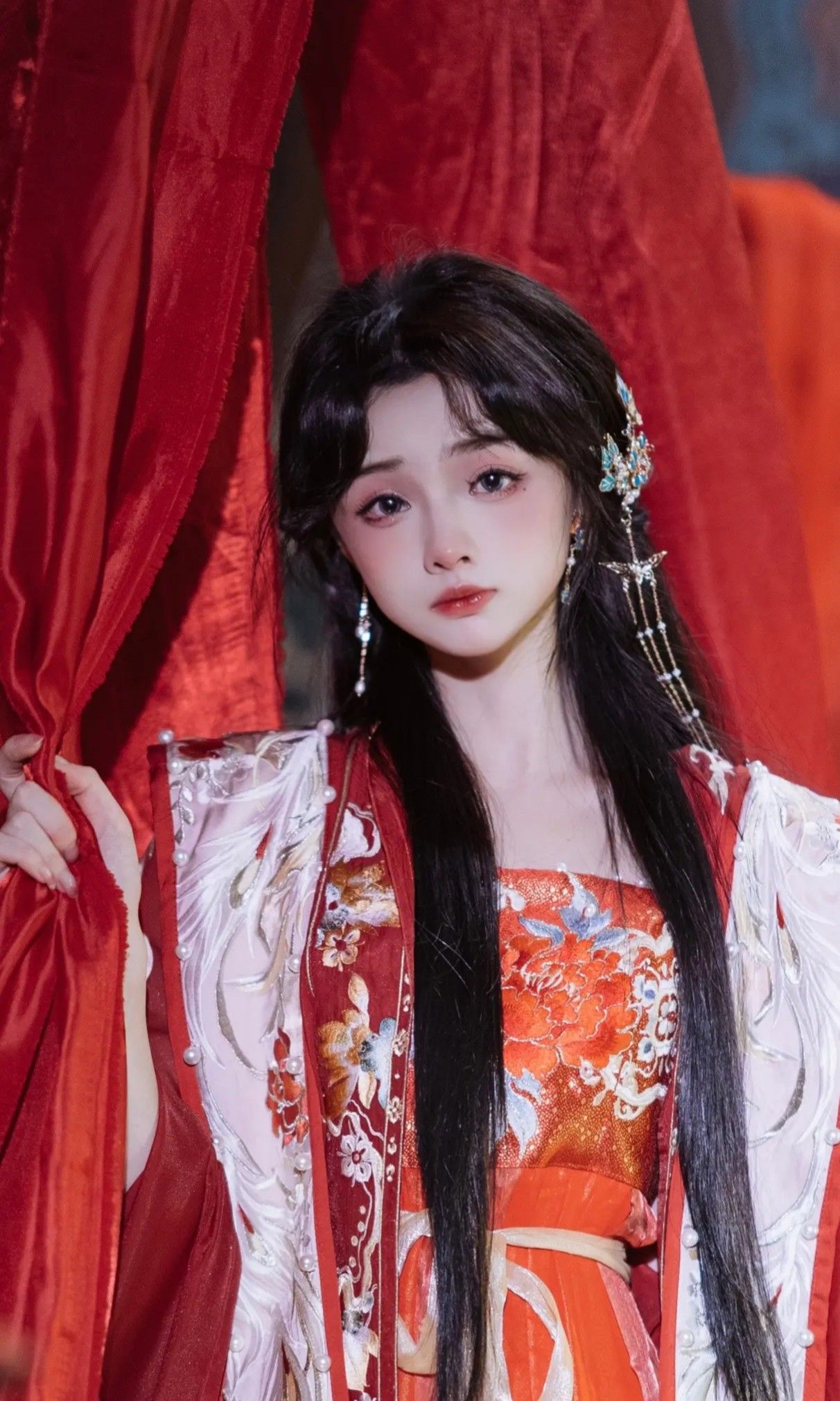 The Magnificent Cheongsam:A Tale of Triumphant Flags